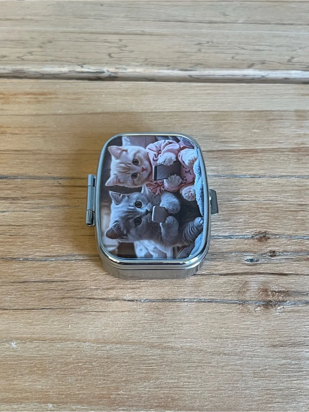 2 Phone Scrolling Kittens Compact Mirror Pill Box/Travel Jewelry Box For Purse